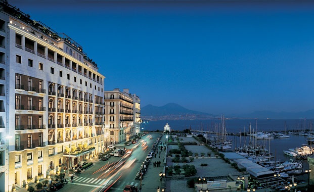 ナポリ： グランド ホテル ヴェスヴィオ　 Grand Hotel Vesuvio